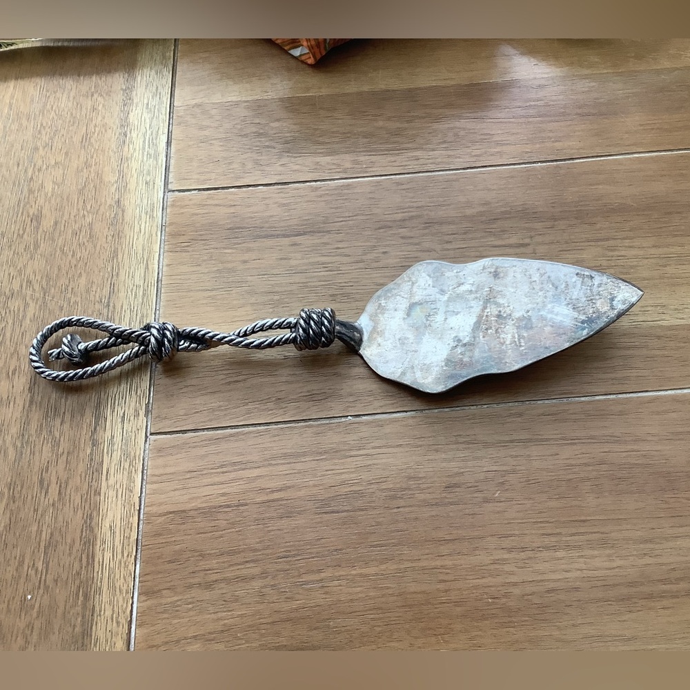 Wedding Cake Server by Studio Silversmiths